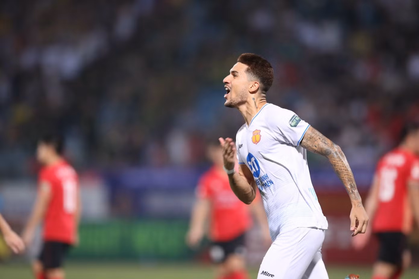 Thắng ngược CAHN, Thép Xanh Nam Định giữ vững ngôi đầu bảng V-League 2023/24 ảnh 17 Thắng ngược CAHN, Thép Xanh Nam Định giữ vững ngôi đầu bảng V-League 2023/24 ảnh 17