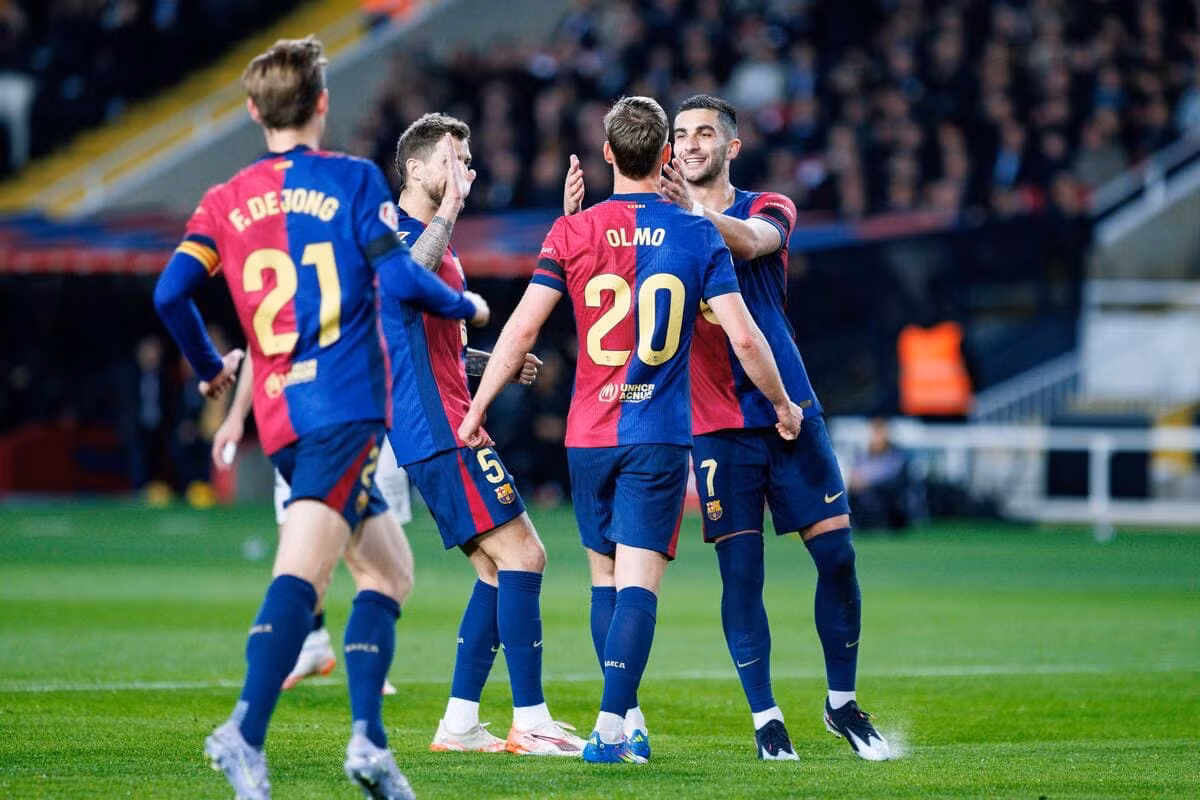 Olmo và Torres ghi 2 bàn đầu cho Barca