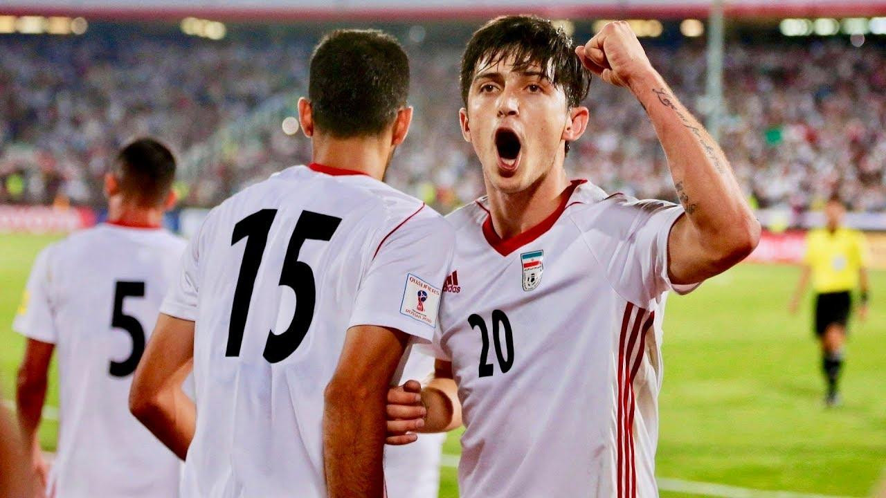 Sardar Azmoun là tiền đạo quan trọng nhất của ĐT Iran Sardar Azmoun là tiền đạo quan trọng nhất của ĐT Iran