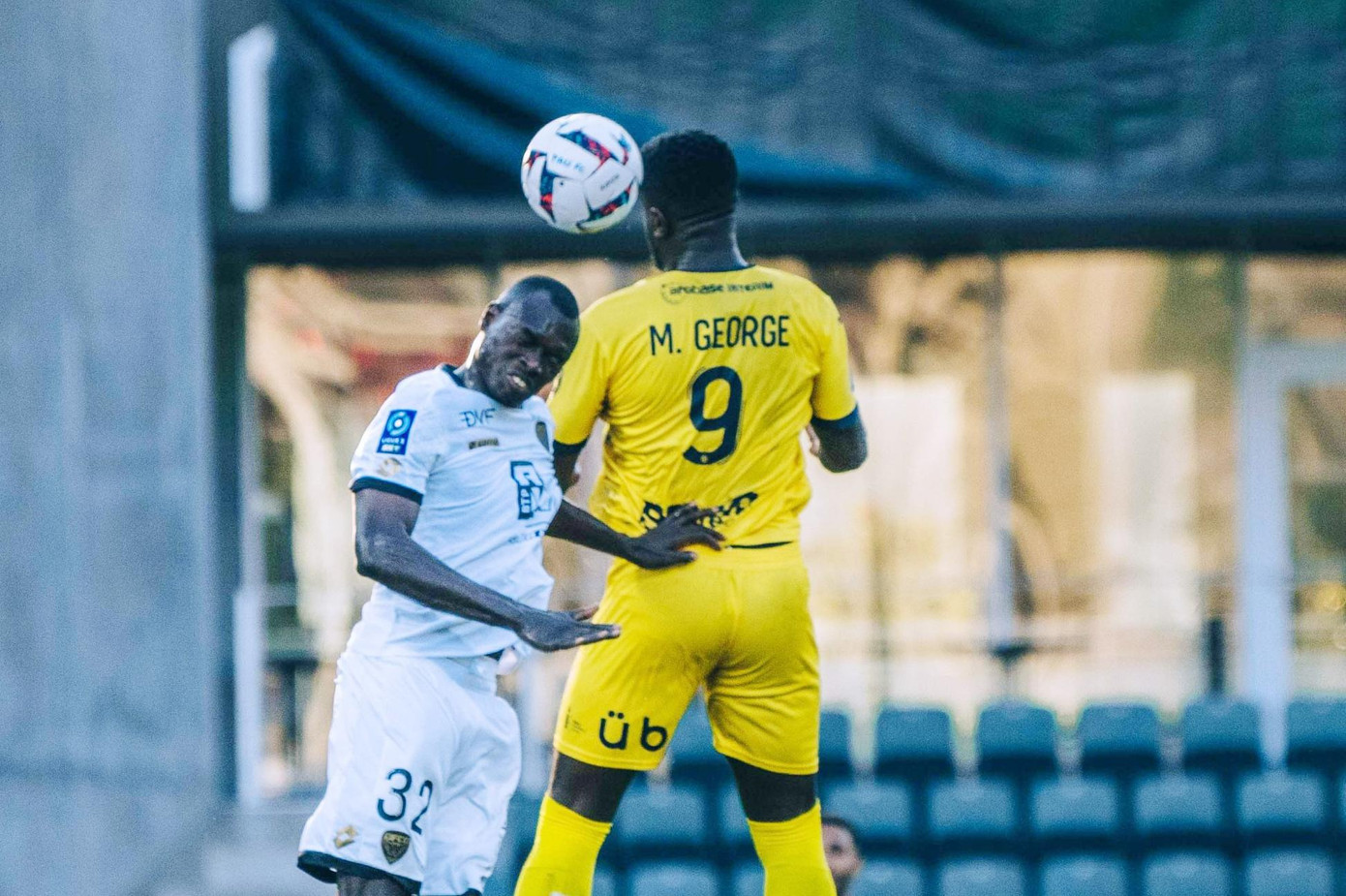 Mayron George là vị trí yếu nhất của Pau sau 3 trận đầu