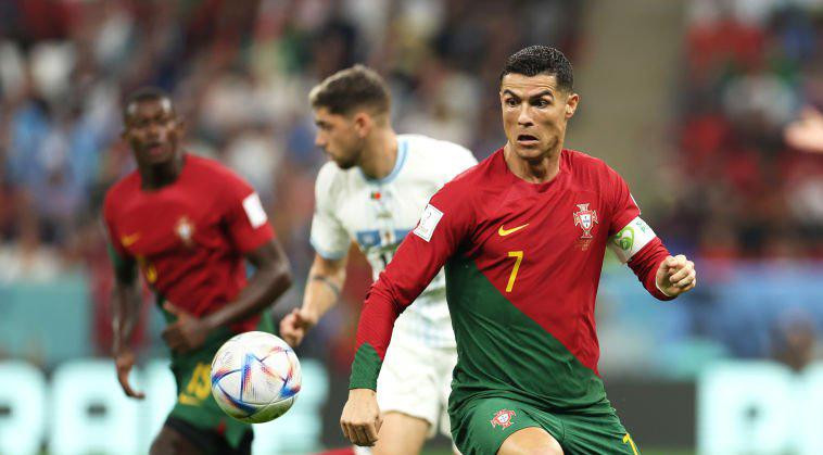 World Cup 2022: Sao MU lập công trước Uruguay, đưa Bồ Đào Nha tiến vào vòng sau trước 1 vòng ảnh 15