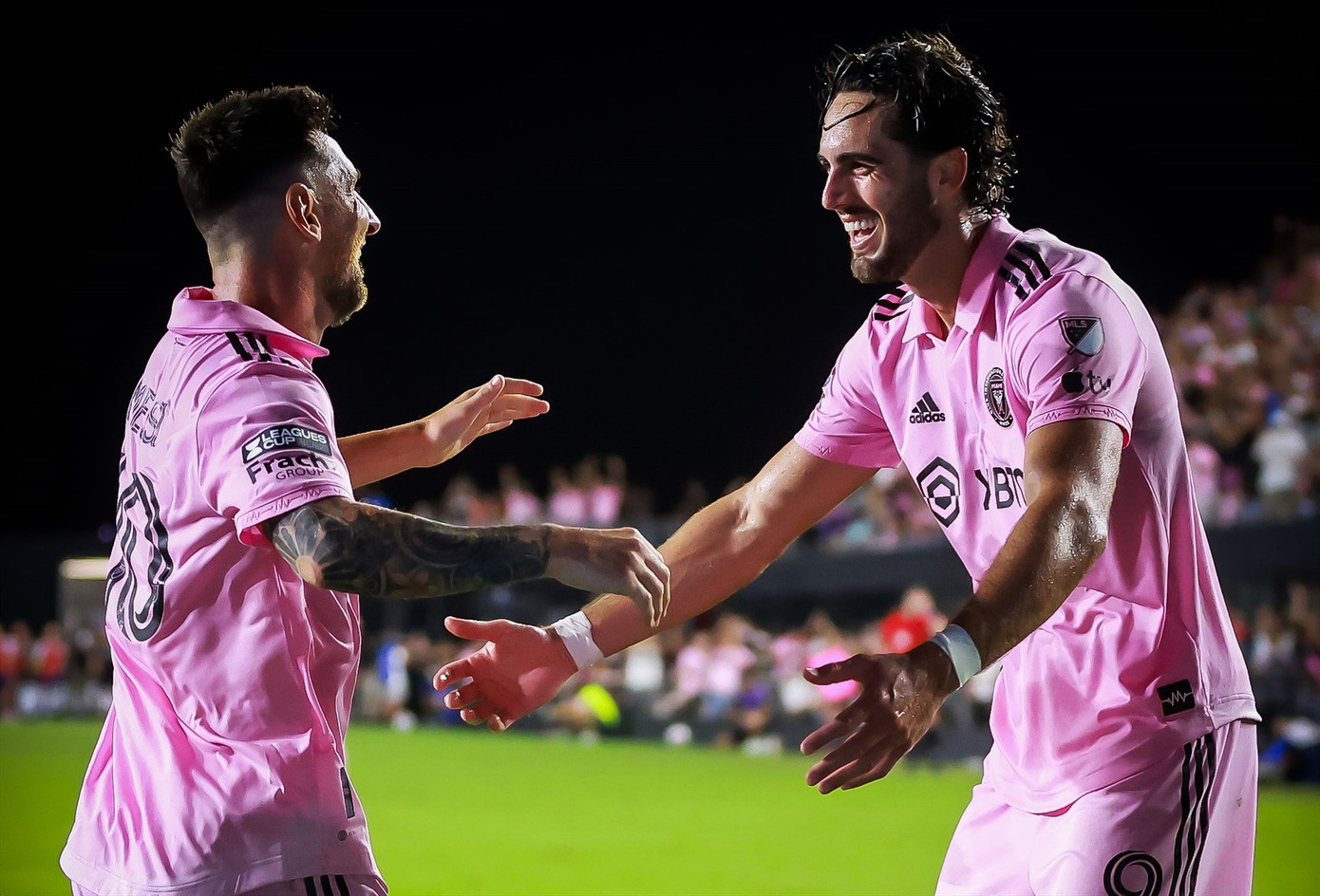 Messi đang giúp Campana thăng hoa Messi đang giúp Campana thăng hoa