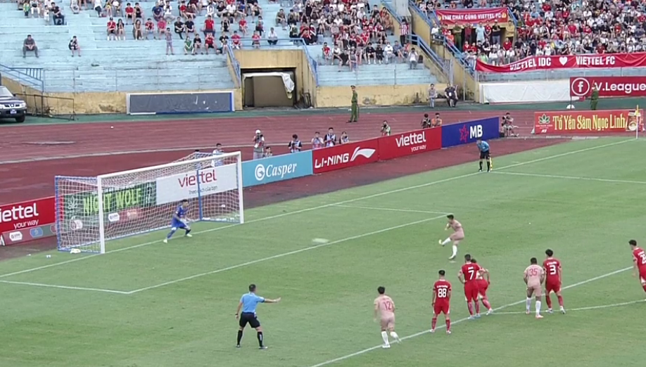 Thắng đậm Viettel trong trận cầu nhạt, CAHN chạm tay vào chức vô địch ảnh 9