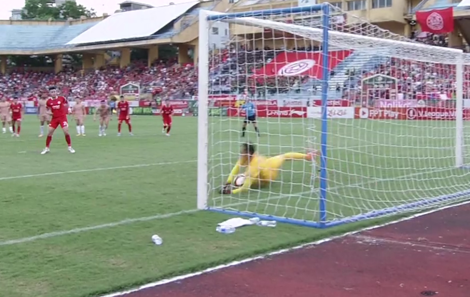 Thắng đậm Viettel trong trận cầu nhạt, CAHN chạm tay vào chức vô địch ảnh 12