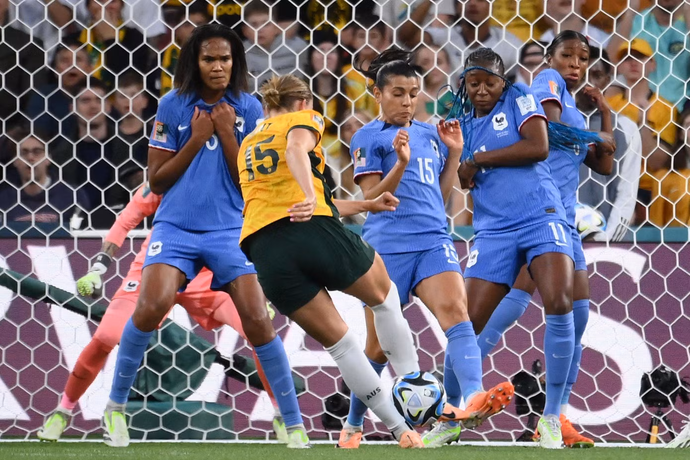 Đánh bại Pháp trên chấm luân lưu, Australia lần đầu vào bán kết World Cup ảnh 6 Đánh bại Pháp trên chấm luân lưu, Australia lần đầu vào bán kết World Cup ảnh 6