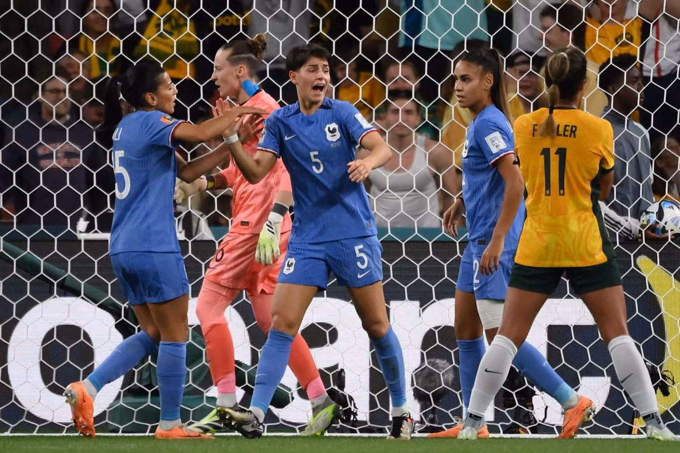 Đánh bại Pháp trên chấm luân lưu, Australia lần đầu vào bán kết World Cup ảnh 9 Đánh bại Pháp trên chấm luân lưu, Australia lần đầu vào bán kết World Cup ảnh 9