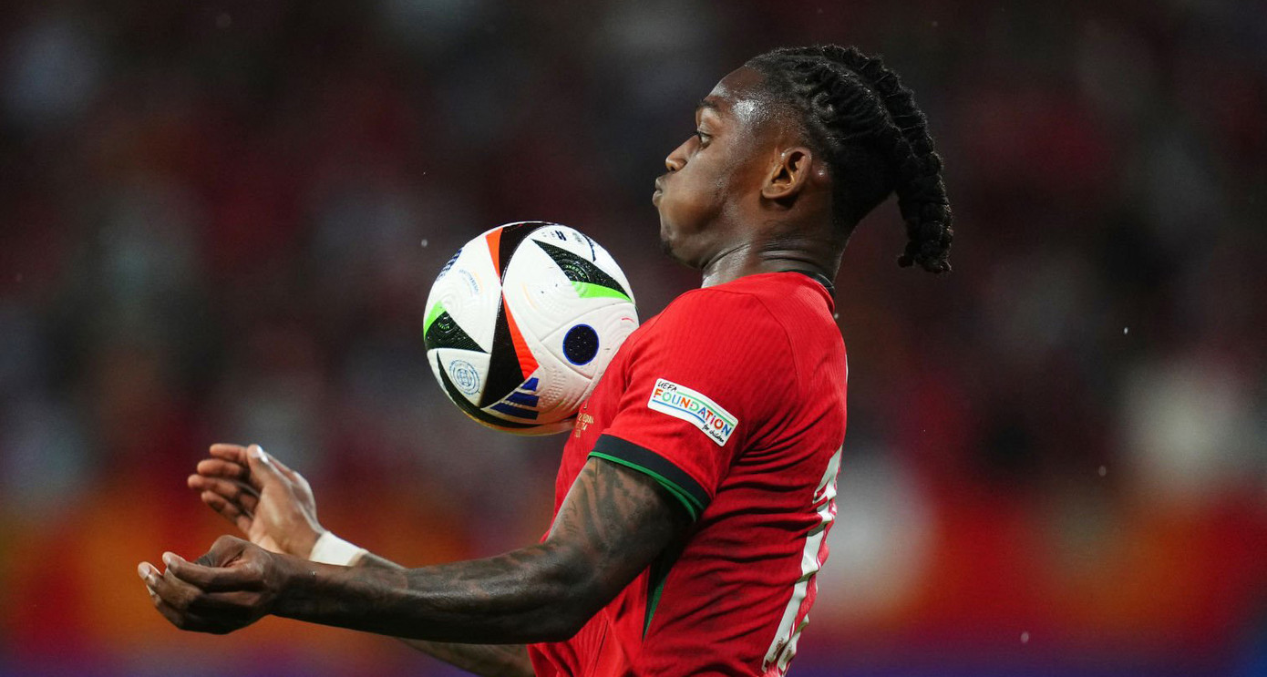 Thắng dễ Thổ Nhĩ Kỳ, Ronaldo và đồng đội lấy vé sớm vào vòng knock-out Euro 2024 ảnh 9 Thắng dễ Thổ Nhĩ Kỳ, Ronaldo và đồng đội lấy vé sớm vào vòng knock-out Euro 2024 ảnh 9