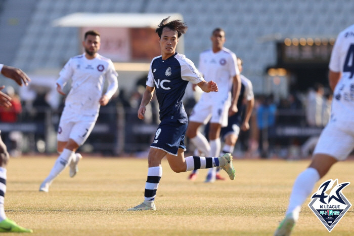 Văn Toàn đã thi đấu đầy nỗ lực Văn Toàn đã thi đấu đầy nỗ lực