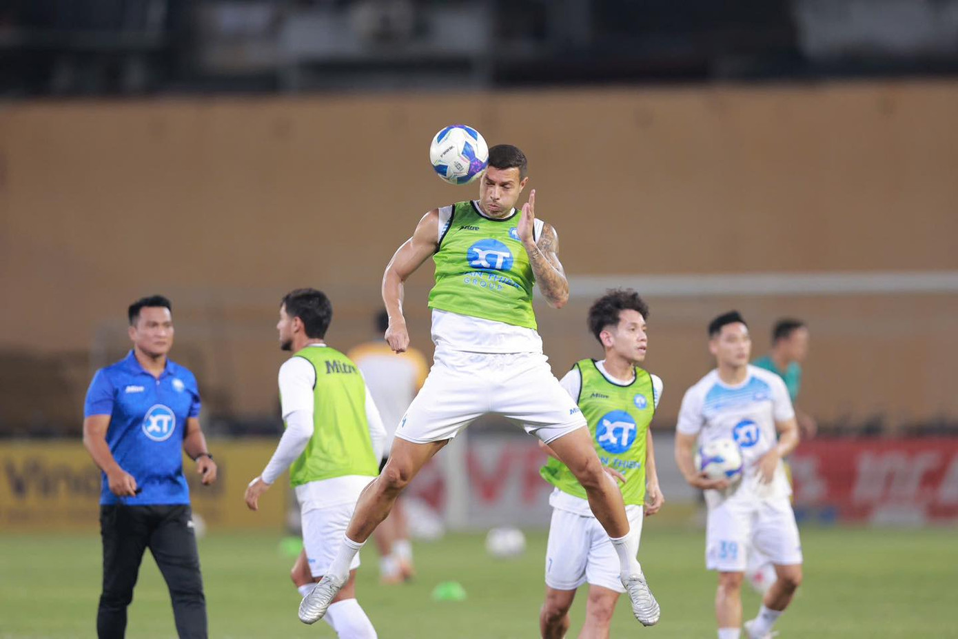 Nam Định gieo sầu cho Hà Nội, bứt phá trong cuộc đua vô địch ảnh 4