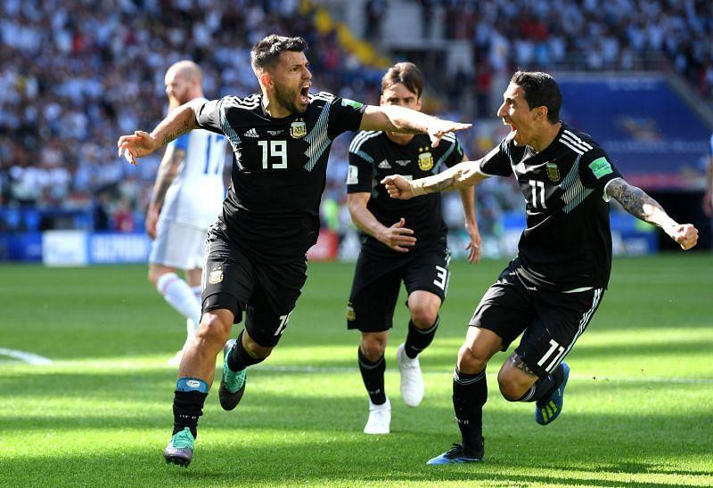 Aguero và Di Maria trong màu áo ĐT Argentina
