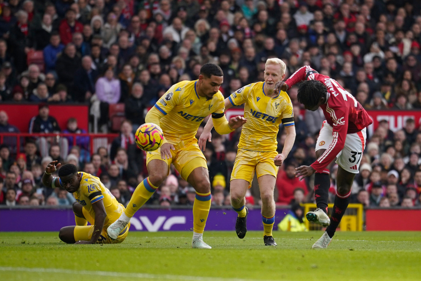 MU gục ngã trên sân nhà trước Crystal Palace ảnh 6 MU gục ngã trên sân nhà trước Crystal Palace ảnh 6