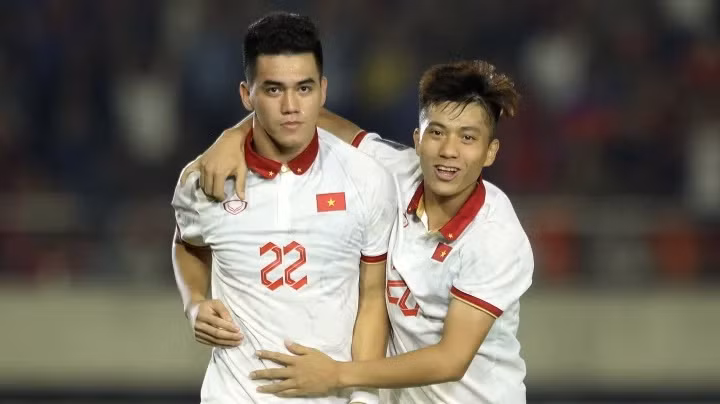 Tiến Linh ghi bàn mở ra thắng lợi 6-0 trước Lào ở AFF Cup 2022