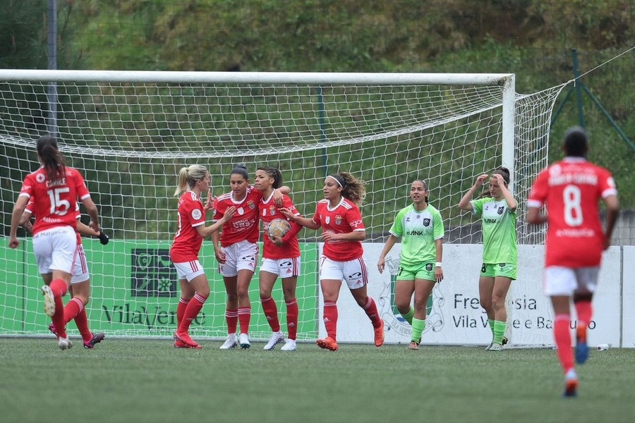 Benfica dễ dàng sút tung lưới Lank 7 lần