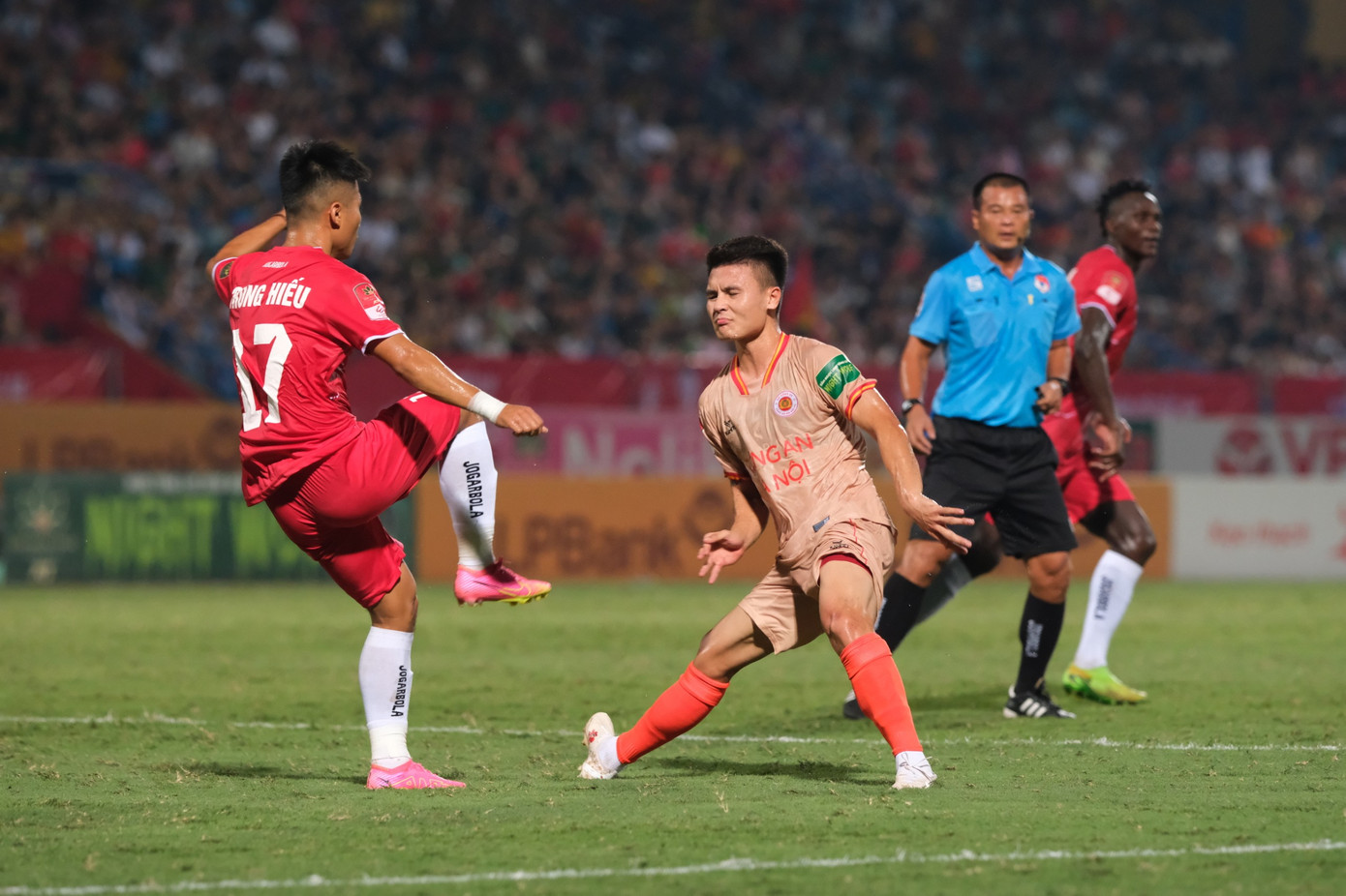 Hải Phòng gây sốc ở Hàng Đẫy, đánh bại CAHN 2-0 ảnh 24 Hải Phòng gây sốc ở Hàng Đẫy, đánh bại CAHN 2-0 ảnh 24