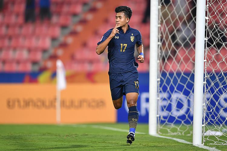 Suphanat là một viên ngọc quý của bóng đá Thái Lan Suphanat là một viên ngọc quý của bóng đá Thái Lan