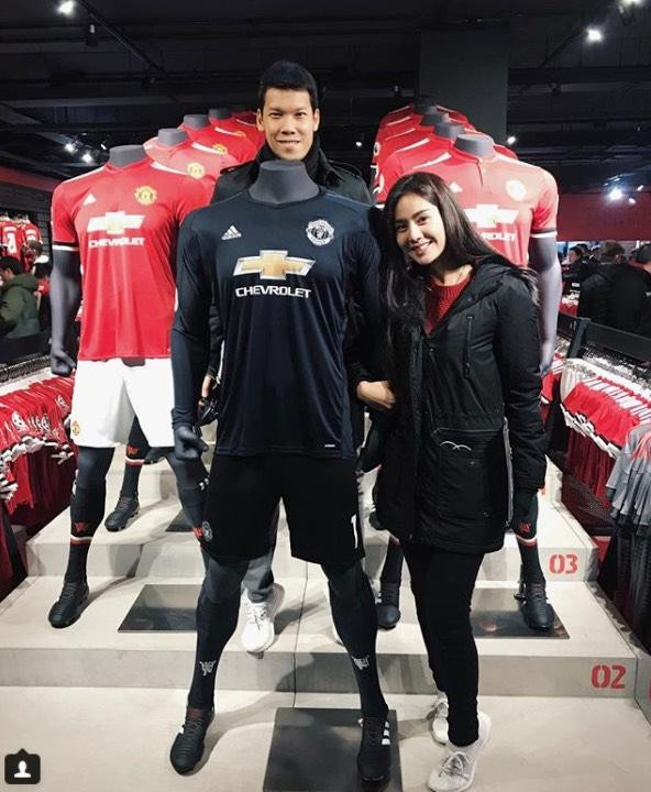 Cô bạn gái của Kawin là người mẫu nổi tiếng của Thái Lan