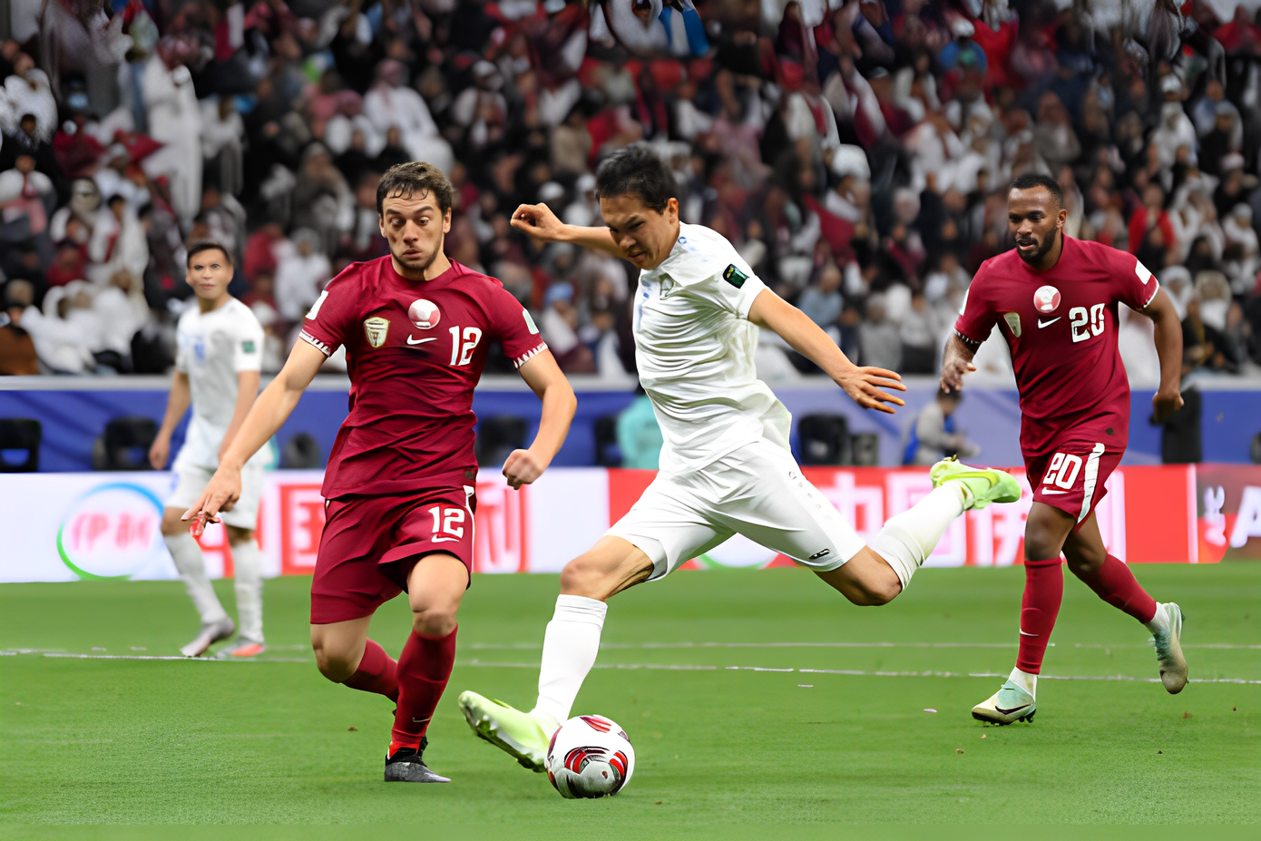 Uzbekistan từng khiến Qatar khốn khổ ở tứ kết Uzbekistan từng khiến Qatar khốn khổ ở tứ kết