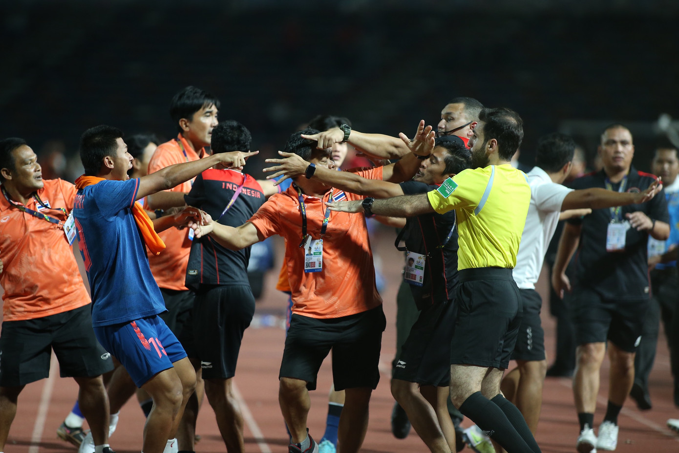 Hạ Thái Lan 5-2, Indonesia giành HCV SEA Games sau 32 năm chờ đợi ảnh 26