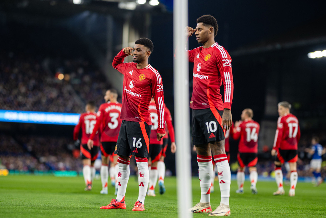 Rashford giúp MU vươn lên dẫn bàn nhưng đội không thể bảo toàn lợi thế