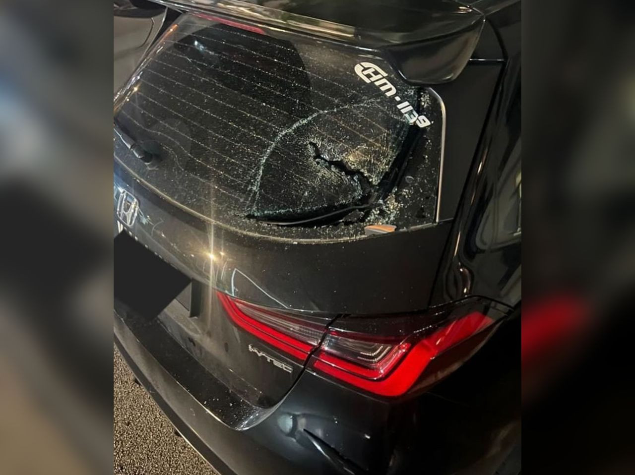 Các vết vỡ của xe tại hiện trường