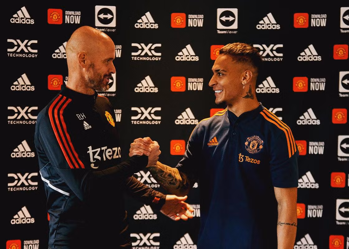 HLV Ten Hag tái ngộ cậu học trò Brazil