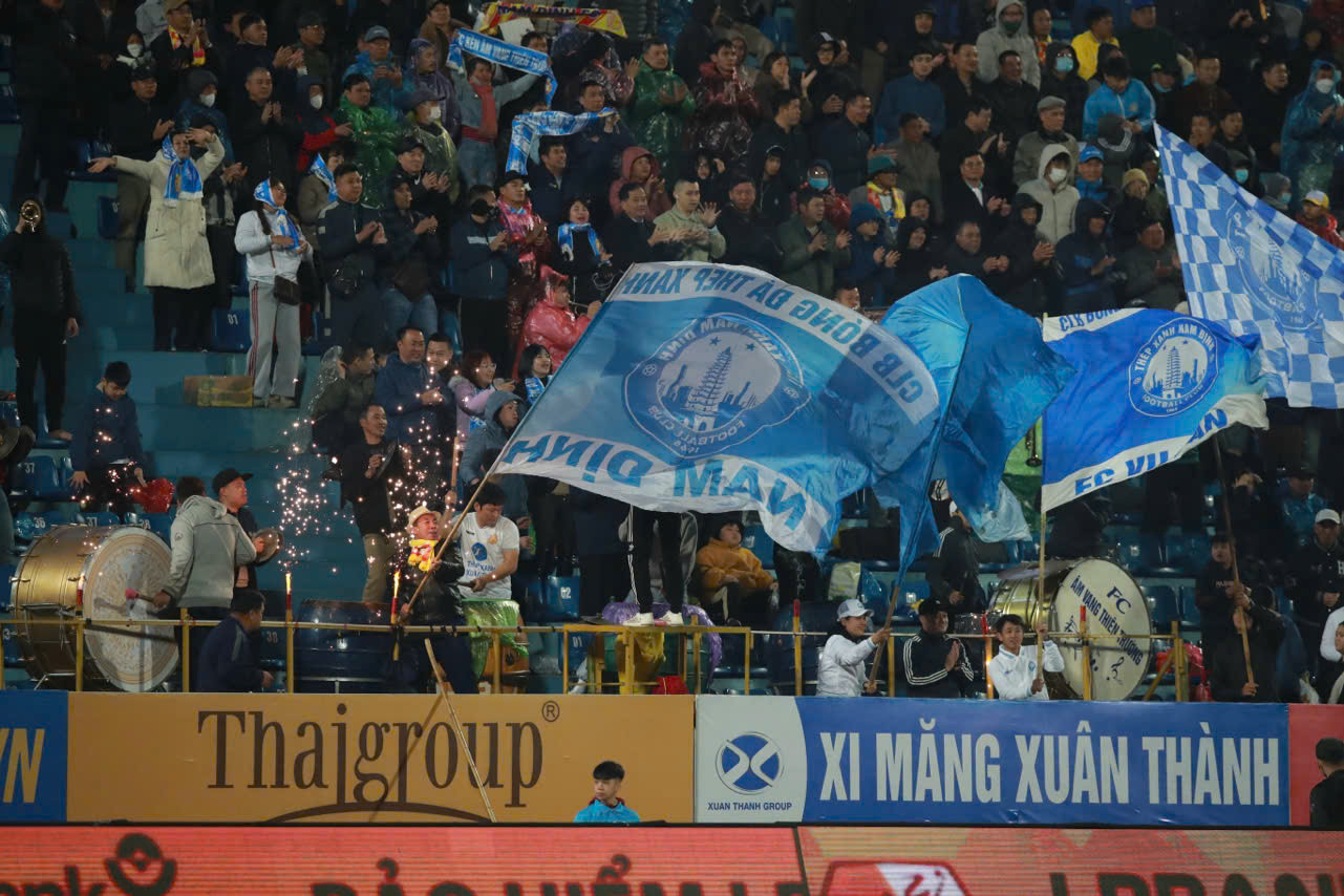 Thắng dễ Bình Định, Nam Định tái chiếm ngôi đầu LPBank V-League 2024/25 ảnh 28