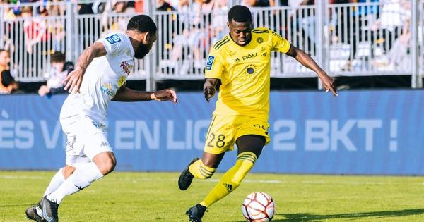 Pau FC không tạo được thế trận tốt Pau FC không tạo được thế trận tốt