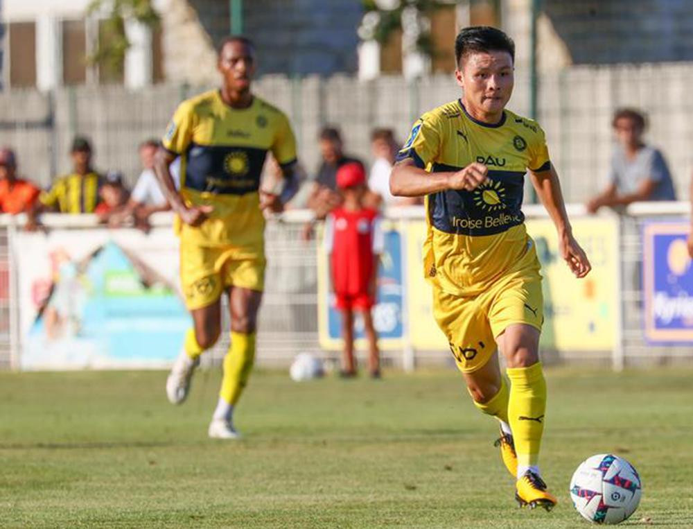 Quang Hải sẽ phải ưu tiên khoác áo Pau FC trong giai đoạn tháng 12/2022 Quang Hải sẽ phải ưu tiên khoác áo Pau FC trong giai đoạn tháng 12/2022