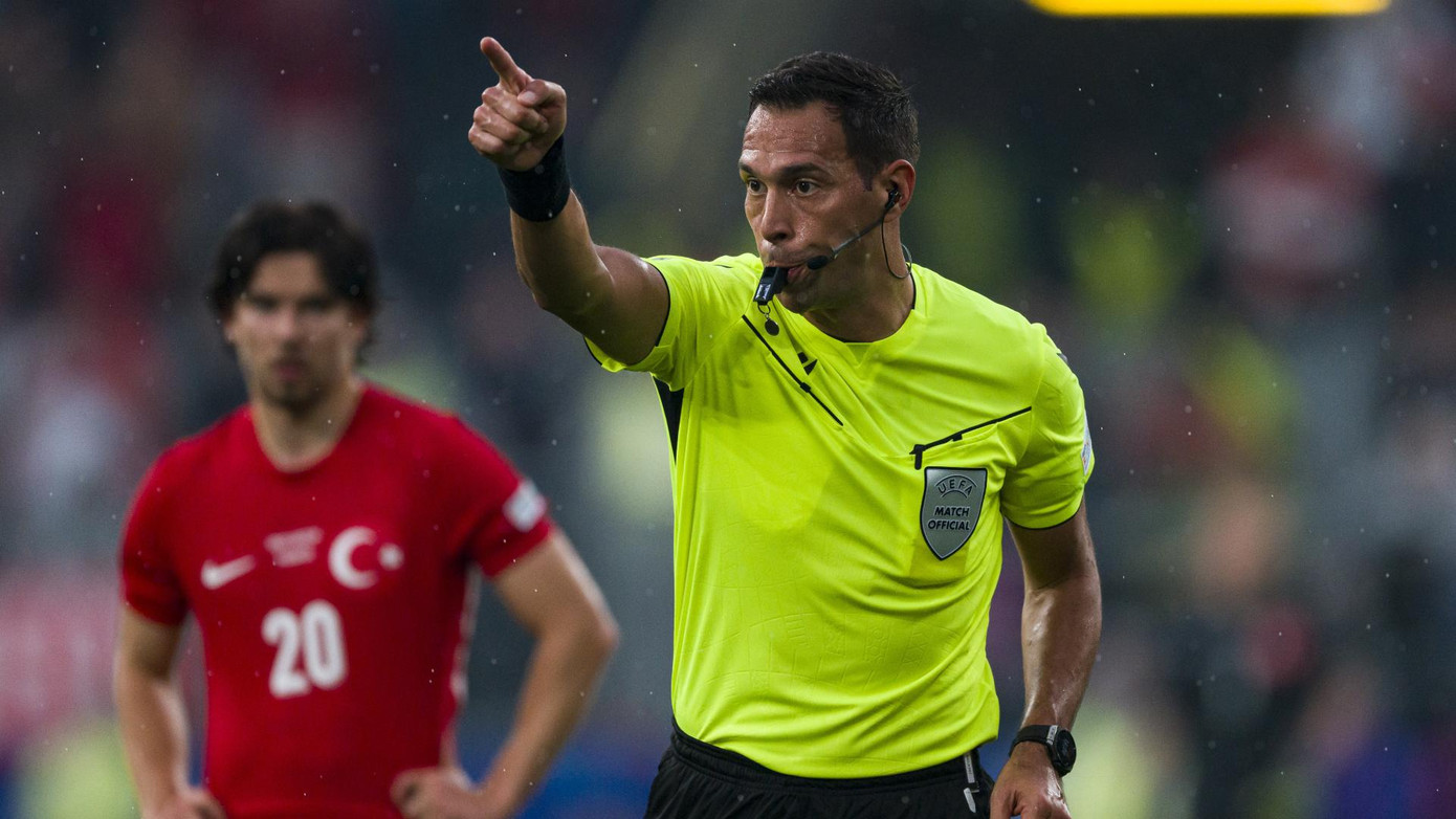 Tello là trọng tài ngoài UEFA duy nhất cầm còi ở EURO 2024 Tello là trọng tài ngoài UEFA duy nhất cầm còi ở EURO 2024