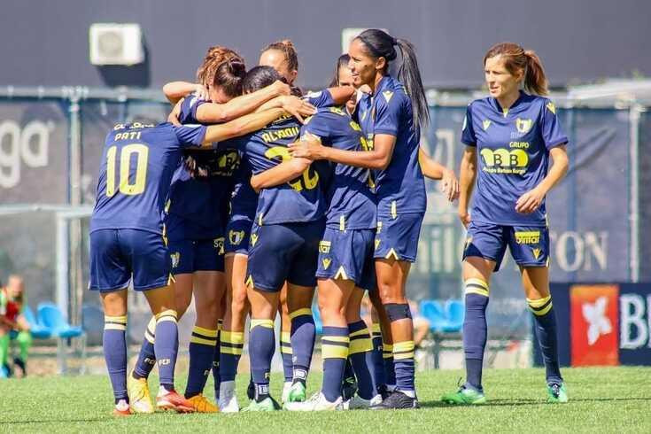 Famalicao thể hiện sự vượt trội về trình độ trong hiệp 1