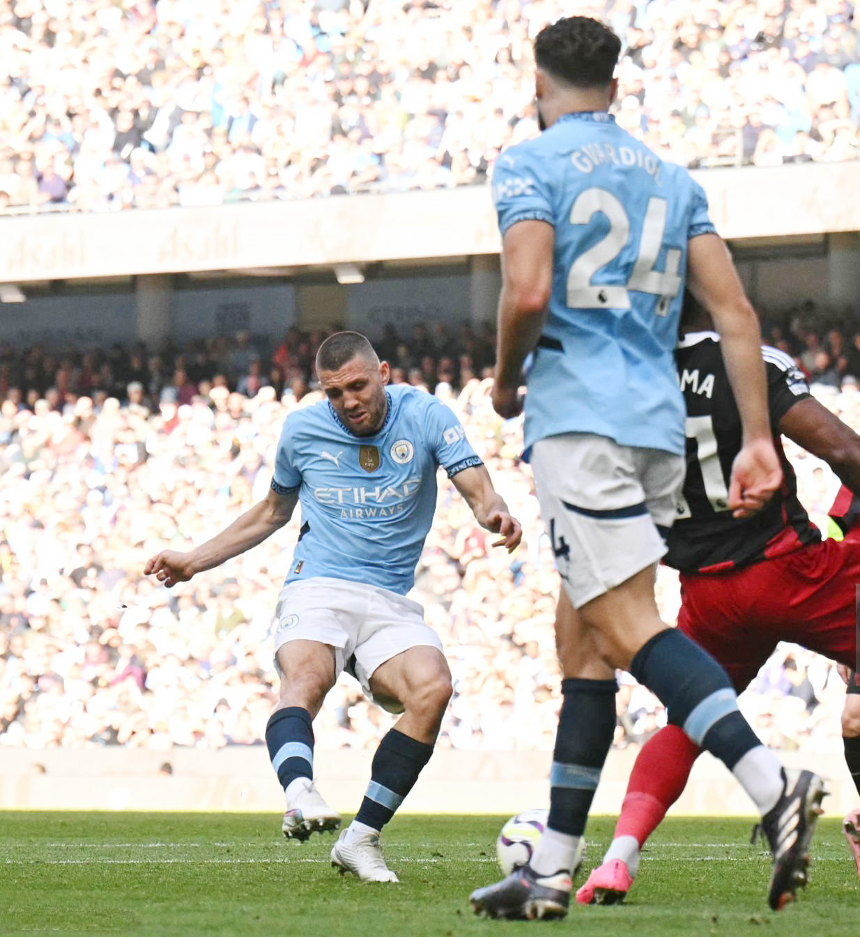 Man City thắng Fulham nhờ cú đúp của Kovacic ảnh 12 Man City thắng Fulham nhờ cú đúp của Kovacic ảnh 12