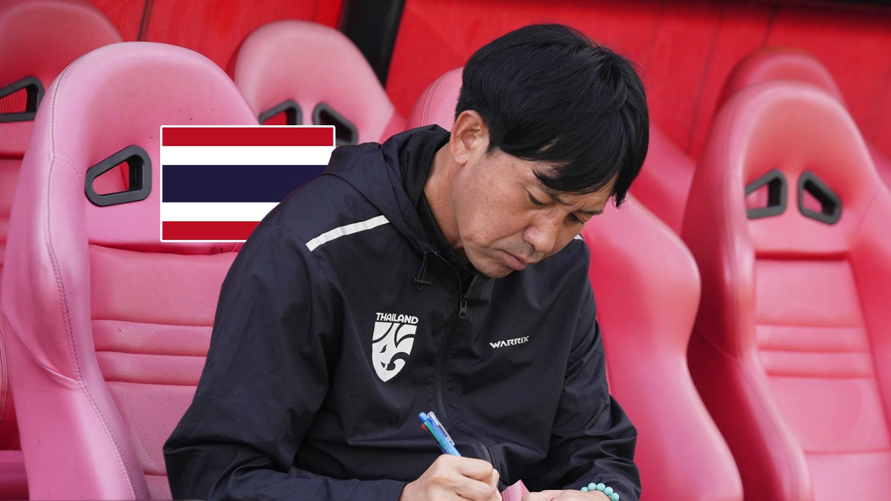 HLV Takayuki Nishigaya đang chịu áp lực khủng khiếp