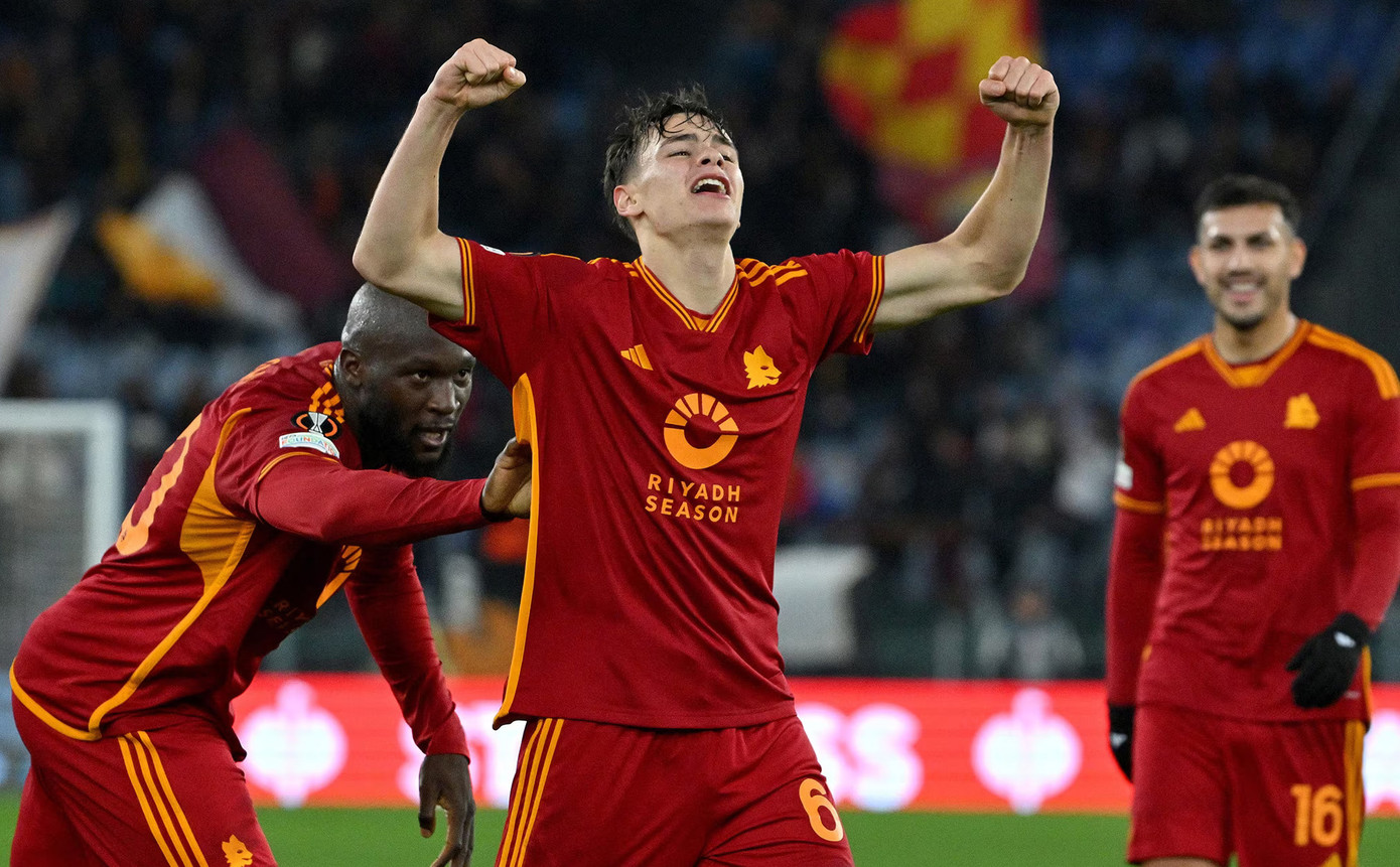 Roma thắng 3-0 để kết thúc vòng bảng với vị trí thứ 2 Roma thắng 3-0 để kết thúc vòng bảng với vị trí thứ 2