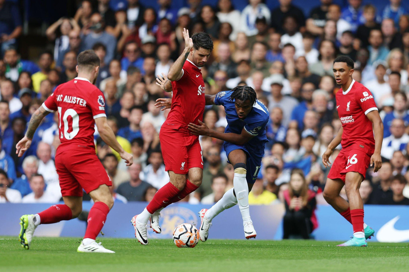 Đại chiến Chelsea, Liverpool bất phân thắng bại, hấp dẫn tới phút chót ảnh 9 Đại chiến Chelsea, Liverpool bất phân thắng bại, hấp dẫn tới phút chót ảnh 9