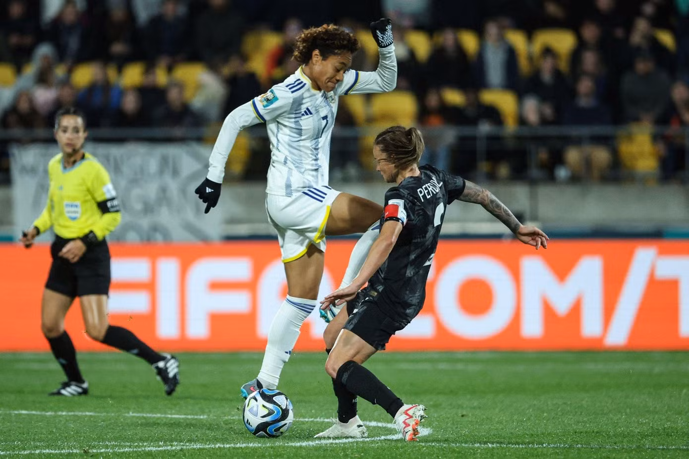 New Zealand đang thất thế ở cuộc đua vào vòng 1/8