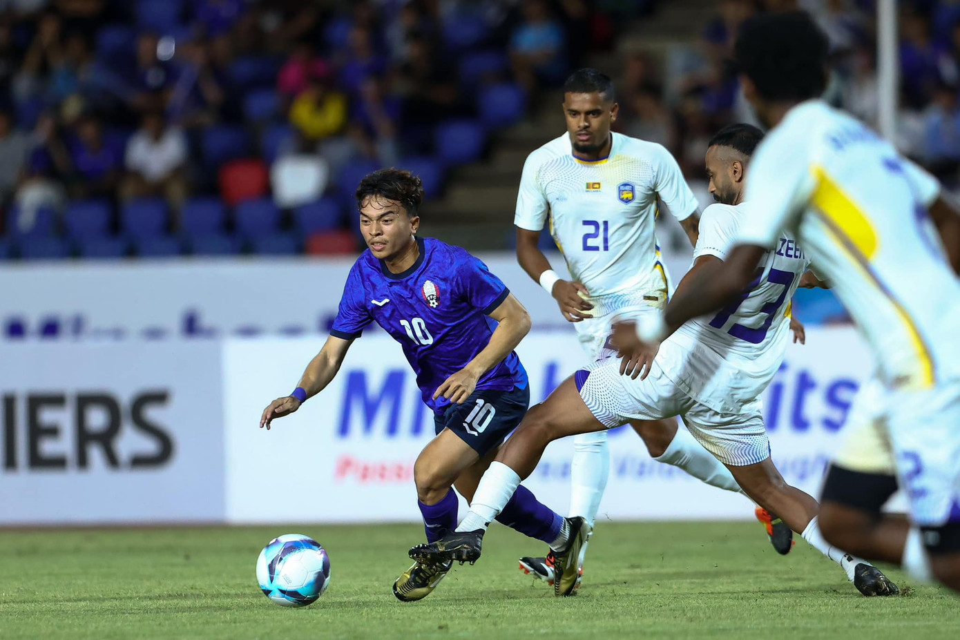 Campuchia bất lực trước đội yếu nhất châu Á Campuchia bất lực trước đội yếu nhất châu Á