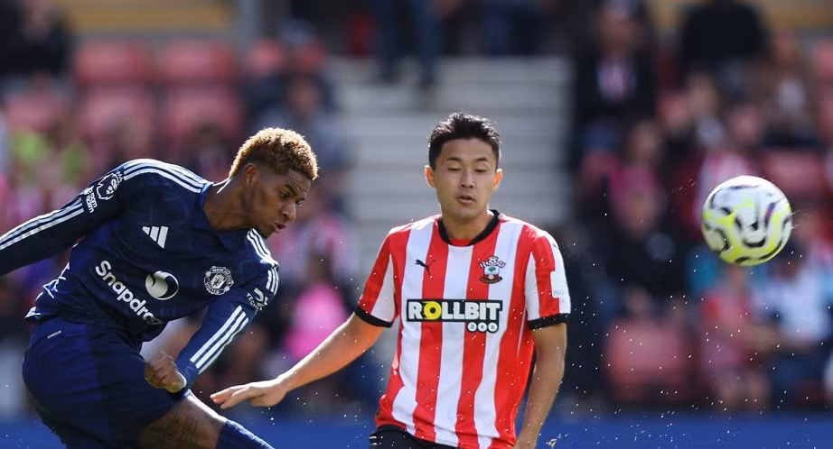 MU đánh bại Southampton 3-0 trên sân khách ảnh 18