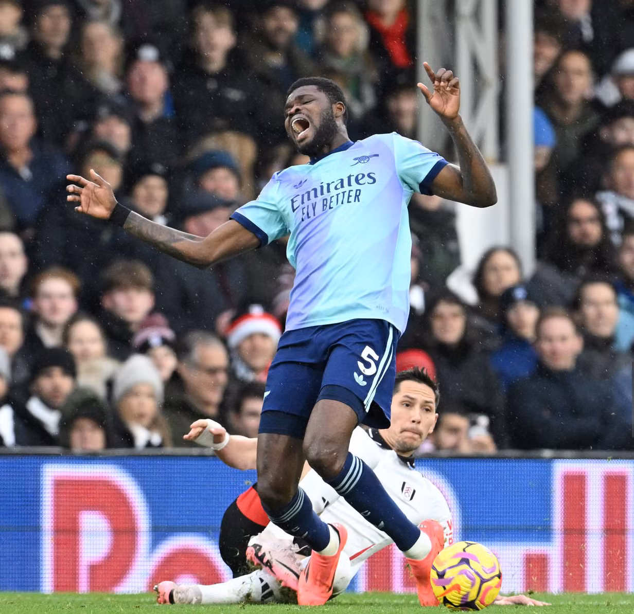 Arsenal bị chia điểm trên sân Fulham ảnh 7