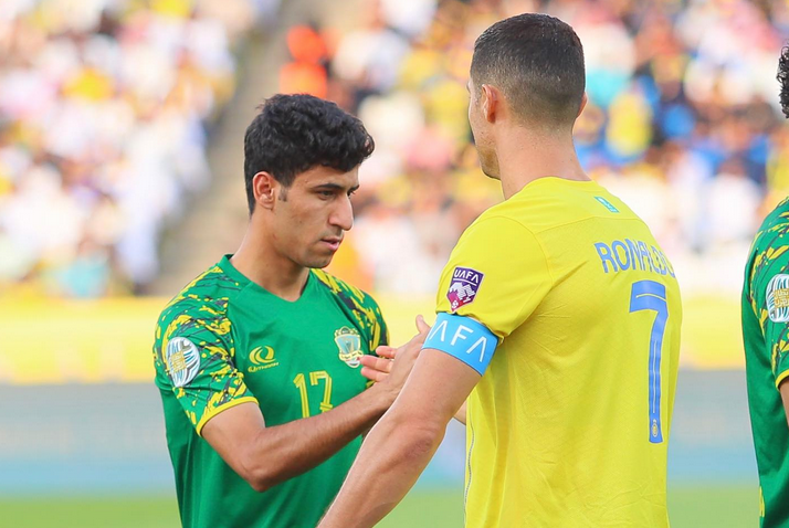 Farhan trong màu áo Al Shorta đối mặt Al Nassr tại Cúp C1 châu Á Farhan trong màu áo Al Shorta đối mặt Al Nassr tại Cúp C1 châu Á