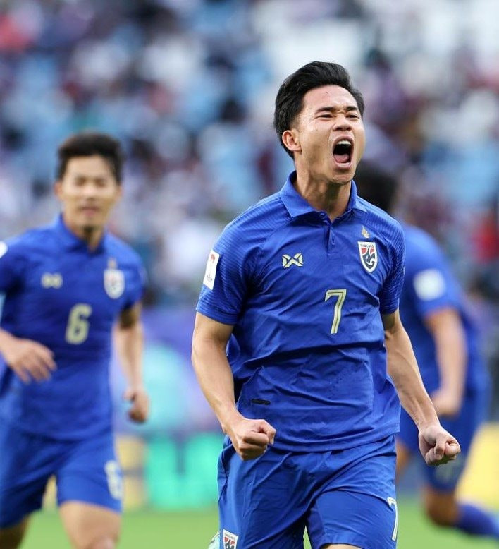 Thái Lan có thể dùng Supachok trong vai trò làm bóng như Davis Thái Lan có thể dùng Supachok trong vai trò làm bóng như Davis