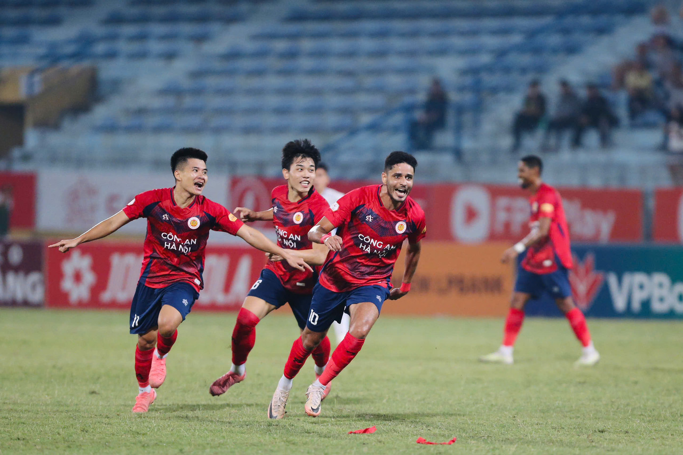 Leo Artur là ngôi sao xuất sắc nhất trận đấu