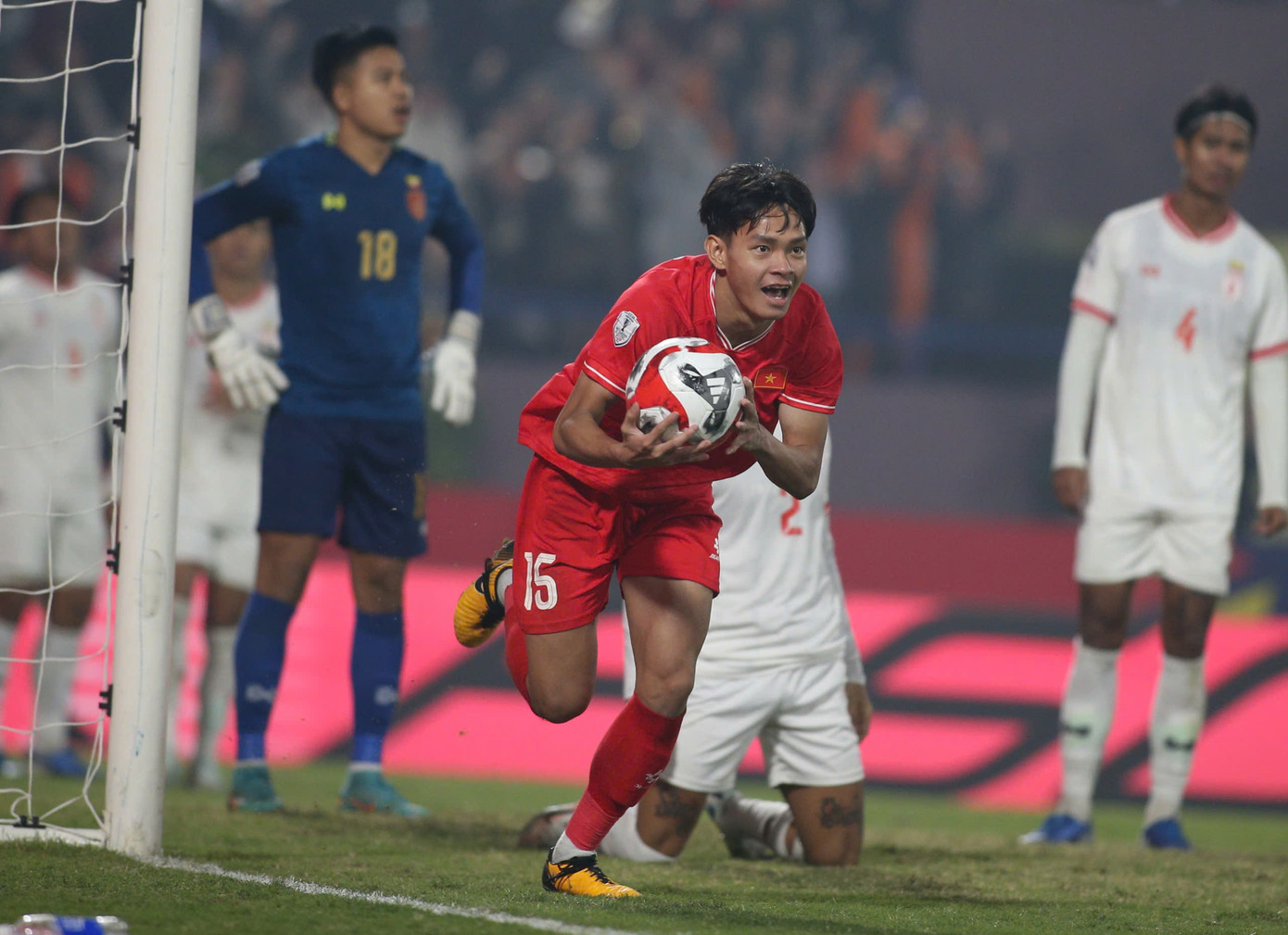 Đại phá Myanmar, đội tuyển Việt Nam vào bán kết ASEAN Cup 2024 ảnh 63