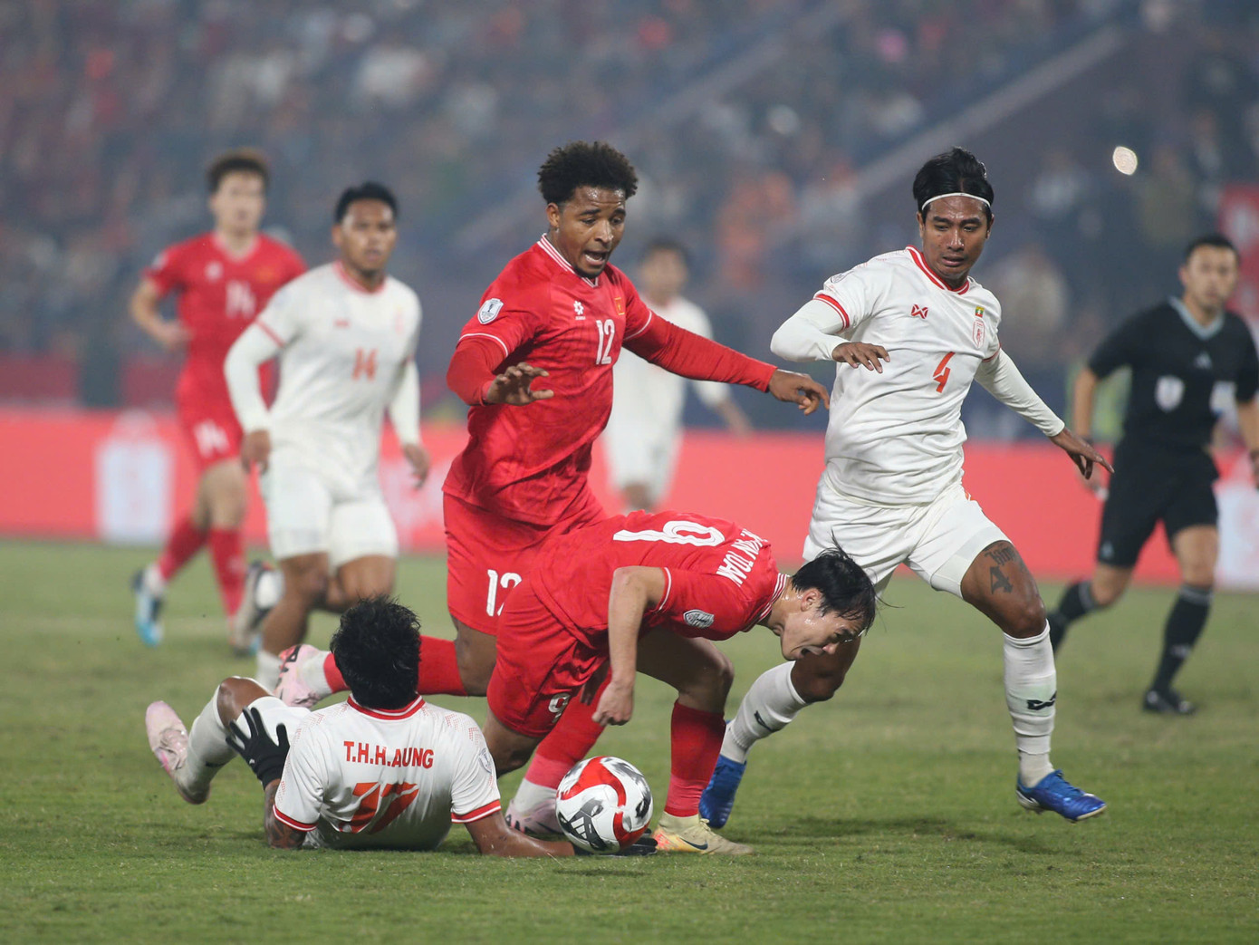 Các CĐV đang ngóng chờ ngày ĐT Việt Nam ra sân đấu Singapore Các CĐV đang ngóng chờ ngày ĐT Việt Nam ra sân đấu Singapore