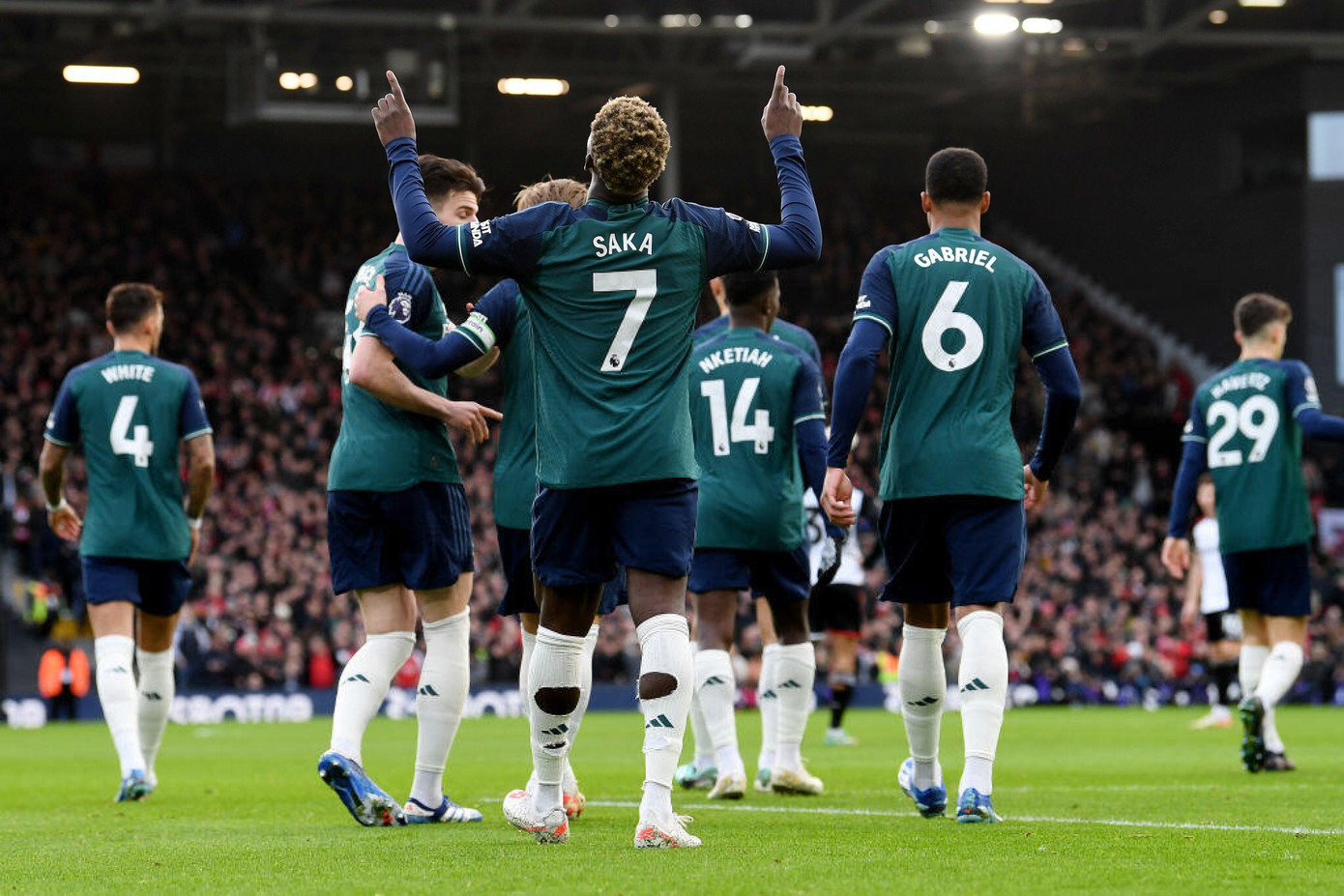 Bại trận trước Fulham 1-2, Arsenal tụt xuống hạng 4 tại Ngoại hạng Anh ảnh 6 Bại trận trước Fulham 1-2, Arsenal tụt xuống hạng 4 tại Ngoại hạng Anh ảnh 6