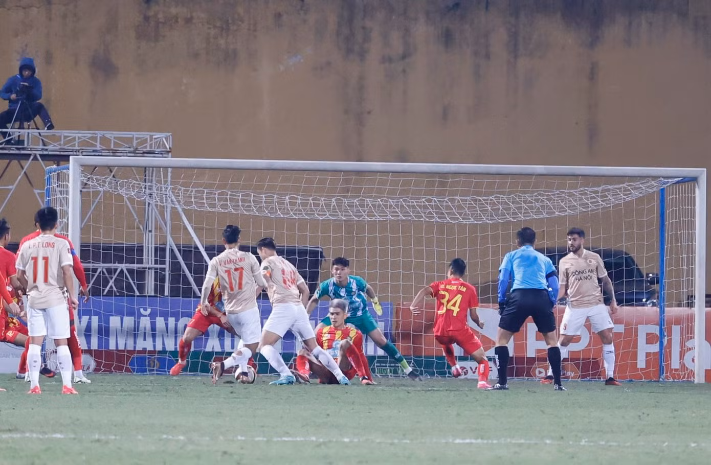  Thắng Thanh Hoá, CAHN trở lại cuộc đua vô địch V-League ảnh 14
