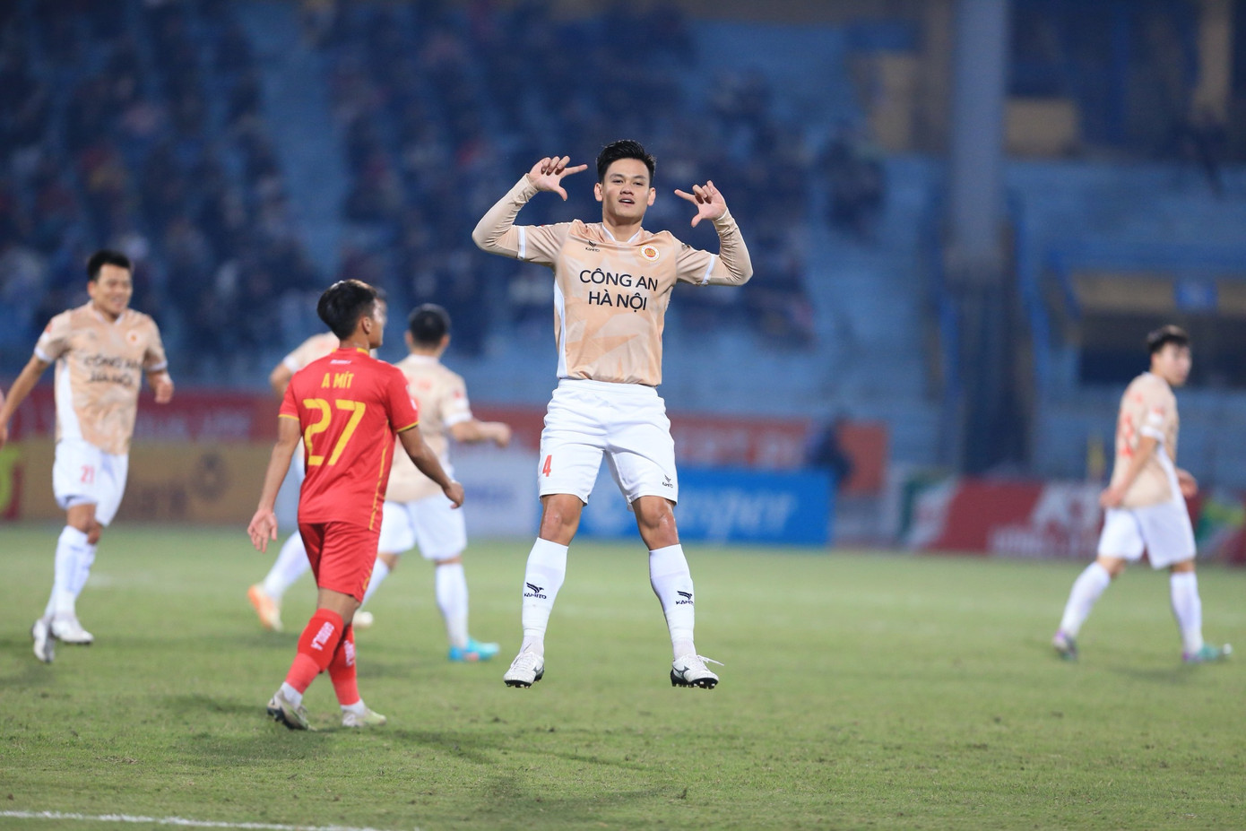  Thắng Thanh Hoá, CAHN trở lại cuộc đua vô địch V-League ảnh 13