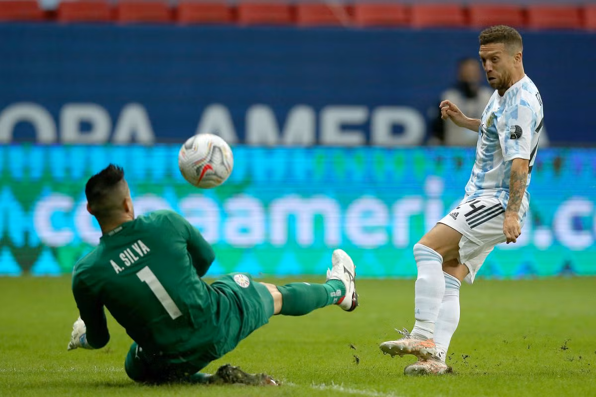Gomez là thành viên dự bị của ĐT Argentina Gomez là thành viên dự bị của ĐT Argentina