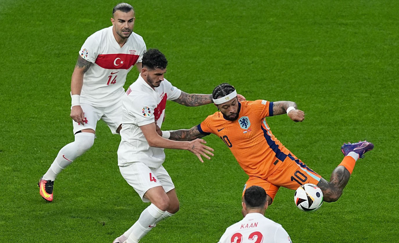 Bart Verbruggen tỏa sáng, Hà Lan vượt ải Thổ Nhĩ Kỳ vào bán kết ảnh 17 Bart Verbruggen tỏa sáng, Hà Lan vượt ải Thổ Nhĩ Kỳ vào bán kết ảnh 17