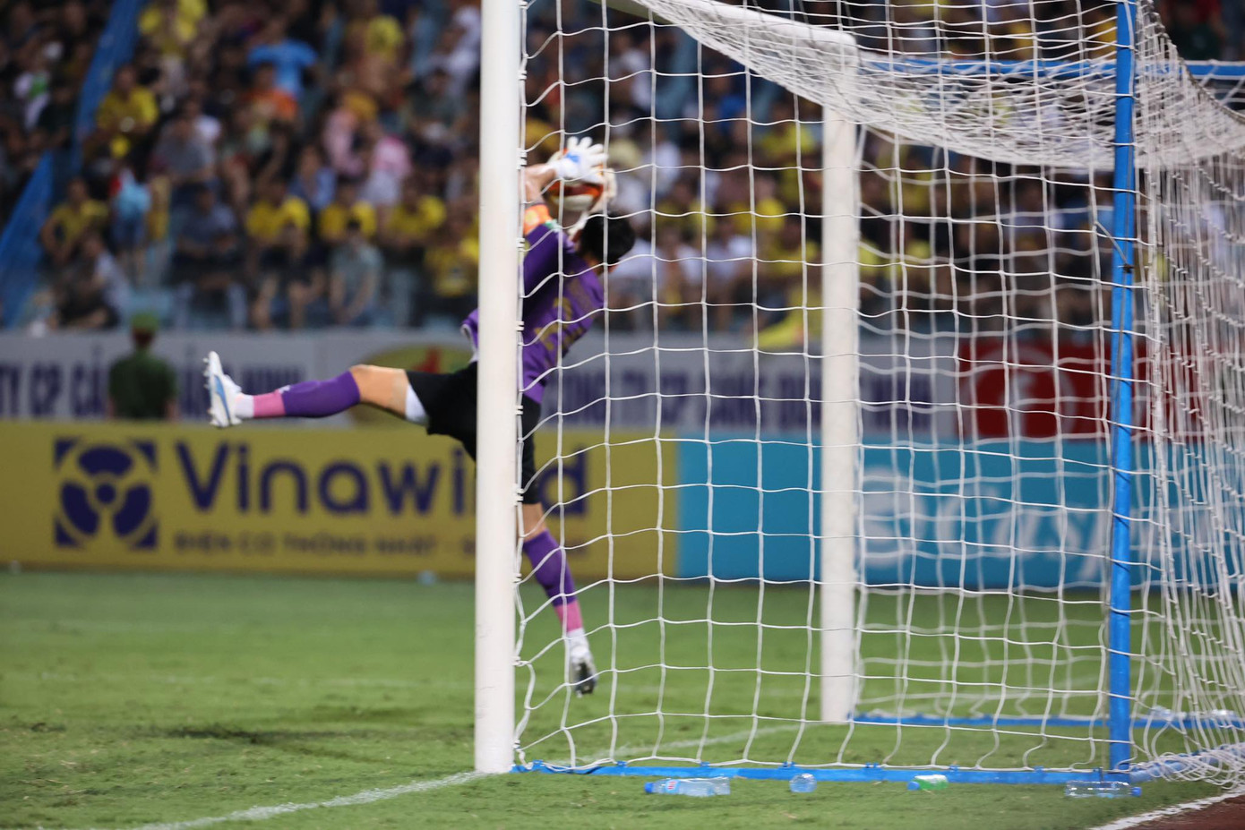 Vượt qua Nam Định 1-0, Hà Nội FC đánh chiếm ngôi đầu bảng ảnh 14