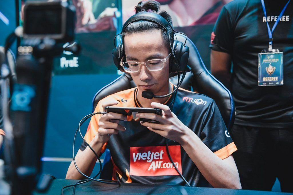 Game thủ Đỗ Thành Đạt (Elly)